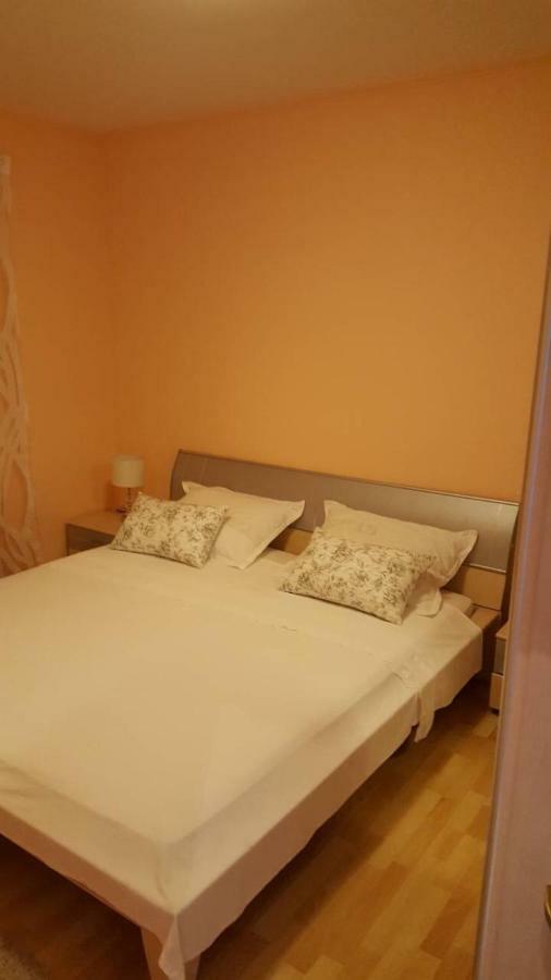 Apartamento Apartman Luly Kaštela Exterior foto
